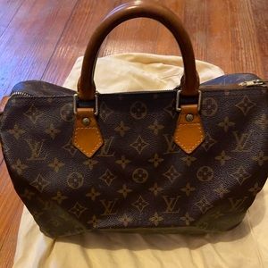 Authentic Louis Vuitton Speedy 30 monogram